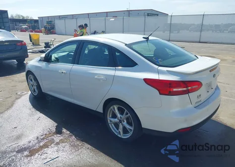 2016 Ford Focus Titanium из США, поврежденный, VIN 1FADP3J23GL358772